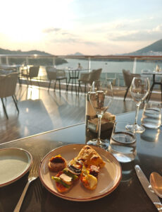 Dinner mit Sonnenuntergang
