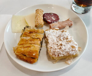 griechische Spezialitäten in der Lounge
