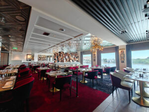 Le Grand Bistro