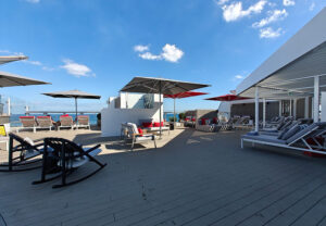 Retreat Sundeck mit Retreat Pool