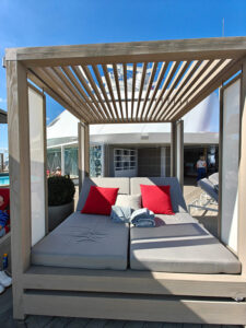 Retreat Sundeck mit Retreat Pool