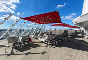 Retreat Sundeck mit Retreat Pool