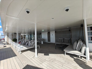 Retreat Sundeck mit Retreat Pool