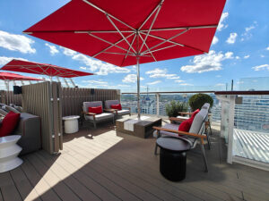 Retreat Sundeck mit Retreat Pool