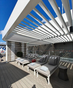 Retreat Sundeck mit Retreat Pool
