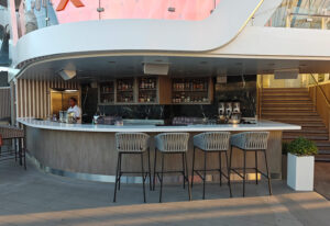 Pool Bar