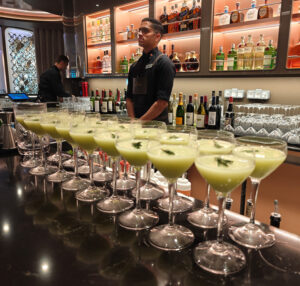 World Class Bar - Alligator Pear