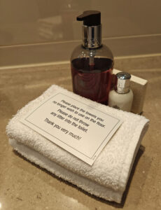 Waschlappen, Seife, Bodylotion, Duschhaube
