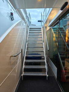 Treppe zum Sonnendeck