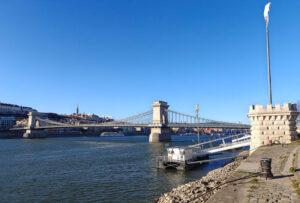Kettenbrücke