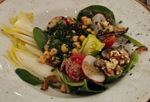 Chefs Seasonal Salad
