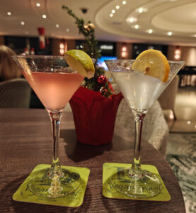 Cosmo Twist und Vesper Martini