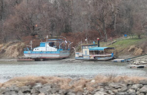 Kleines Seitenradboot