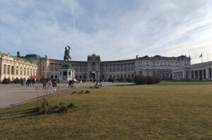 Heldenplatz mit Hofburg