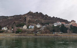 Vorbeifahrt an Dürnstein