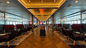 Explorer Lounge & Bar
