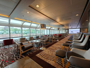 Explorer Lounge & Bar