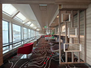 Explorer Lounge & Bar