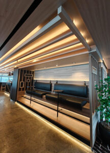 Explorer Lounge & Bar