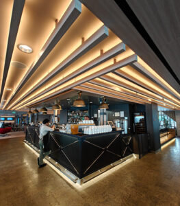 Explorer Lounge & Bar
