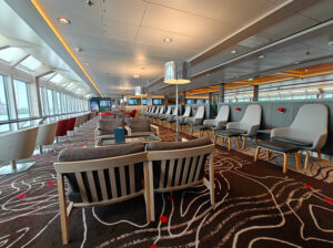 Explorer Lounge & Bar