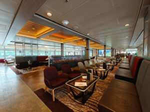 Explorer Lounge & Bar