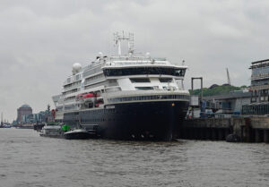 MS Fridtjof Nansen in Altona