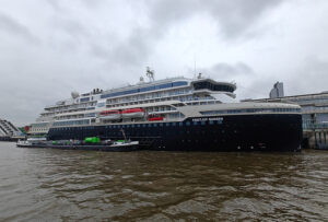 MS Fridtjof Nansen in Altona
