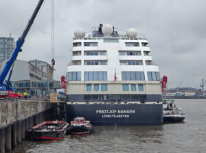 MS Fridtjof Nansen in Altona