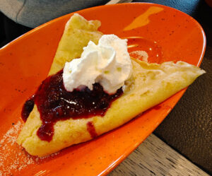 Crêpe mit Beeren