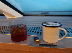 Fruitcake Negroni und The 1896