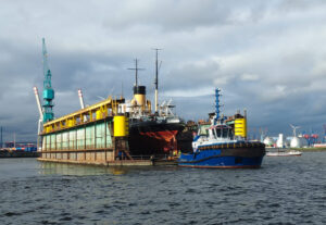 Dampfeisbrecher Stettin im Schwimmdock 2