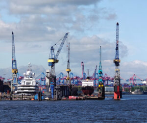 Dock im Dock mit Dampfeisbrecher Stettin