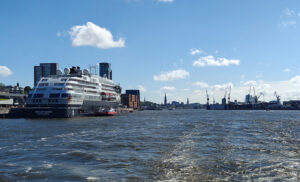 MS Fridtjof Nansen in Hamburg