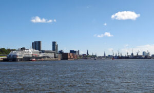 MS Fridtjof Nansen in Hamburg