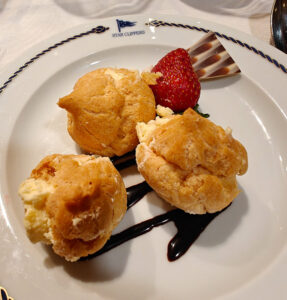 Profiteroles mit Amarettocreme