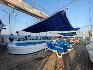 Aft Deck mit Pool