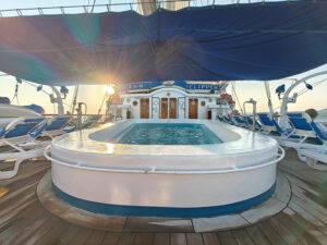 Aft Deck mit Pool