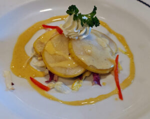 Birnencarpaccio mit Weißkäse