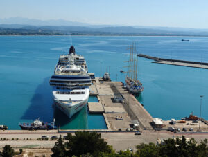 Aussicht auf den Hafen von Katakolon