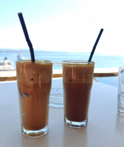Frappé mit Aussicht