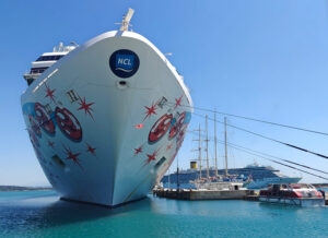Norwegian Pearl mit Star Clipper und Costa Deliziosa