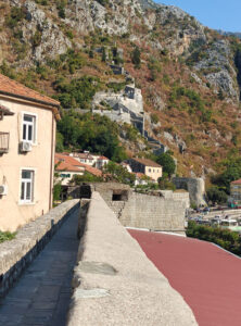Blick zur südlichen Burg