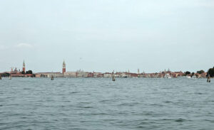 letzter Blick zurück auf die Skyline von Venedig