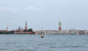 letzter Blick zurück auf die Skyline von Venedig